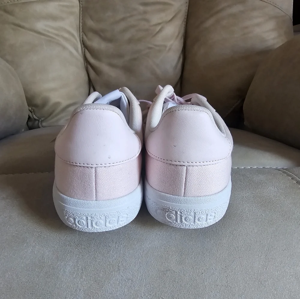 Adidas nwt vulcraid3R light pink petal skateboarding sneakers size 10‎